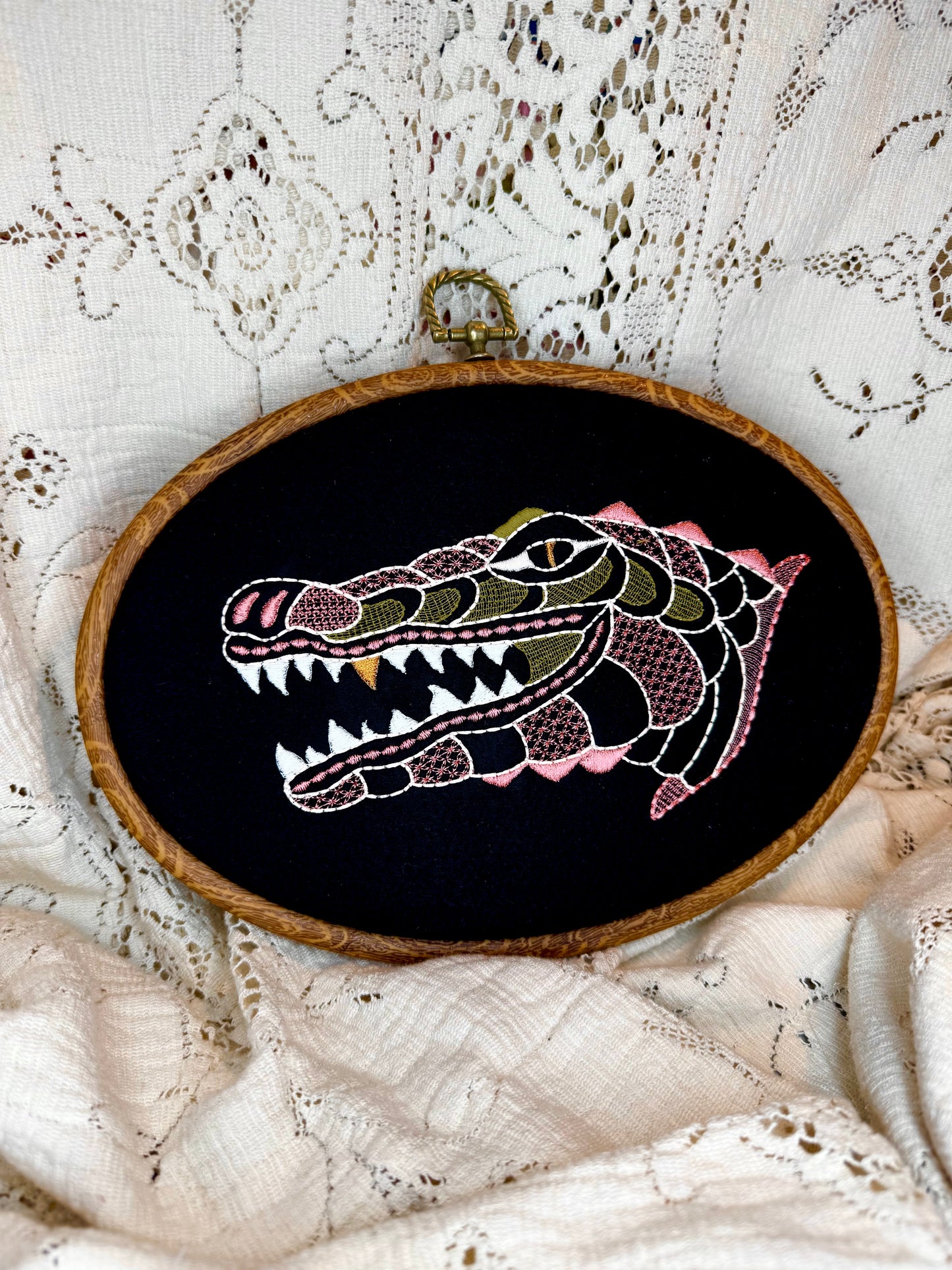 See ya later, alligator! Embroidery hoop 9.2"