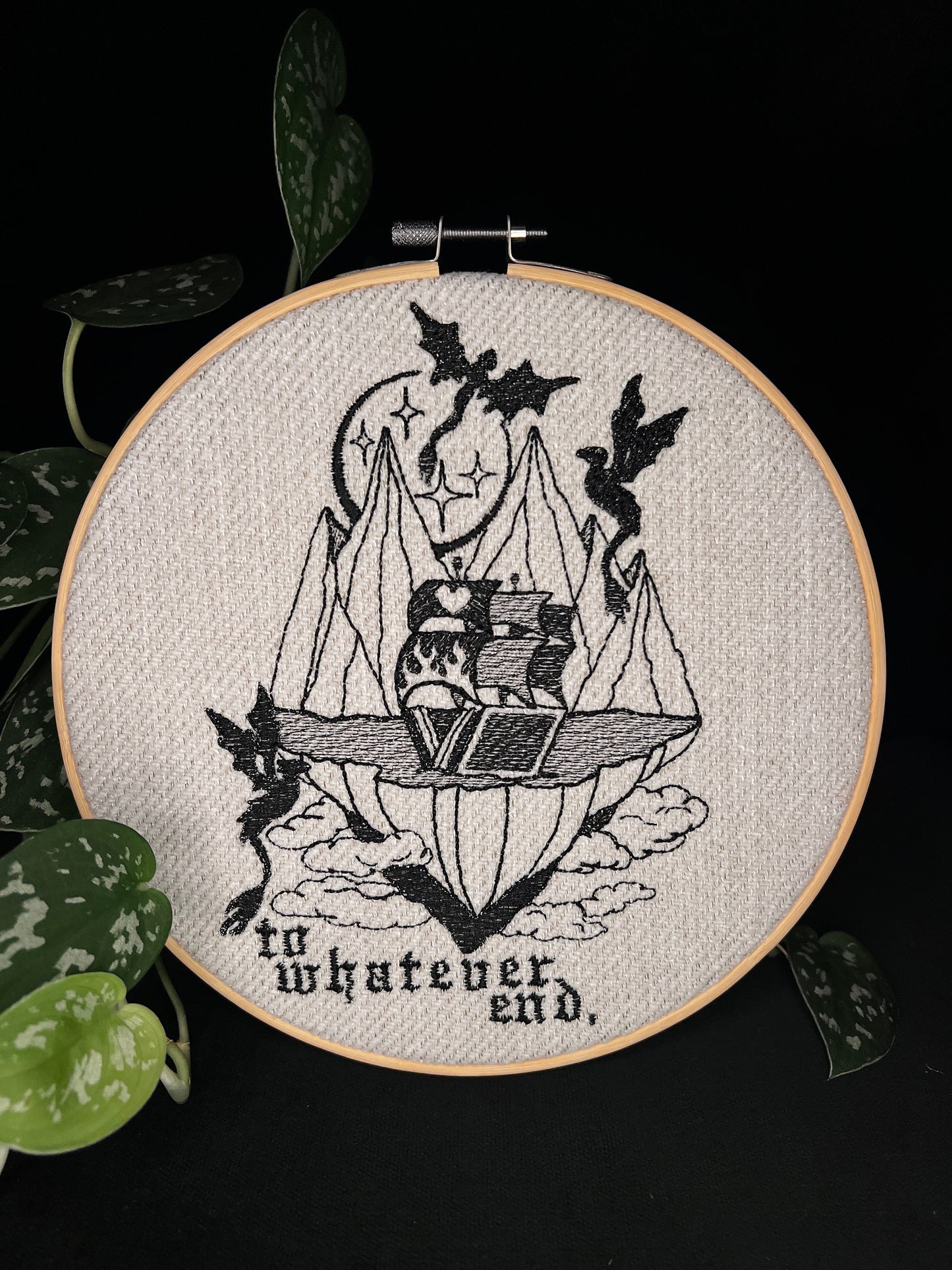 Throne of Glass Embroidered Hoop